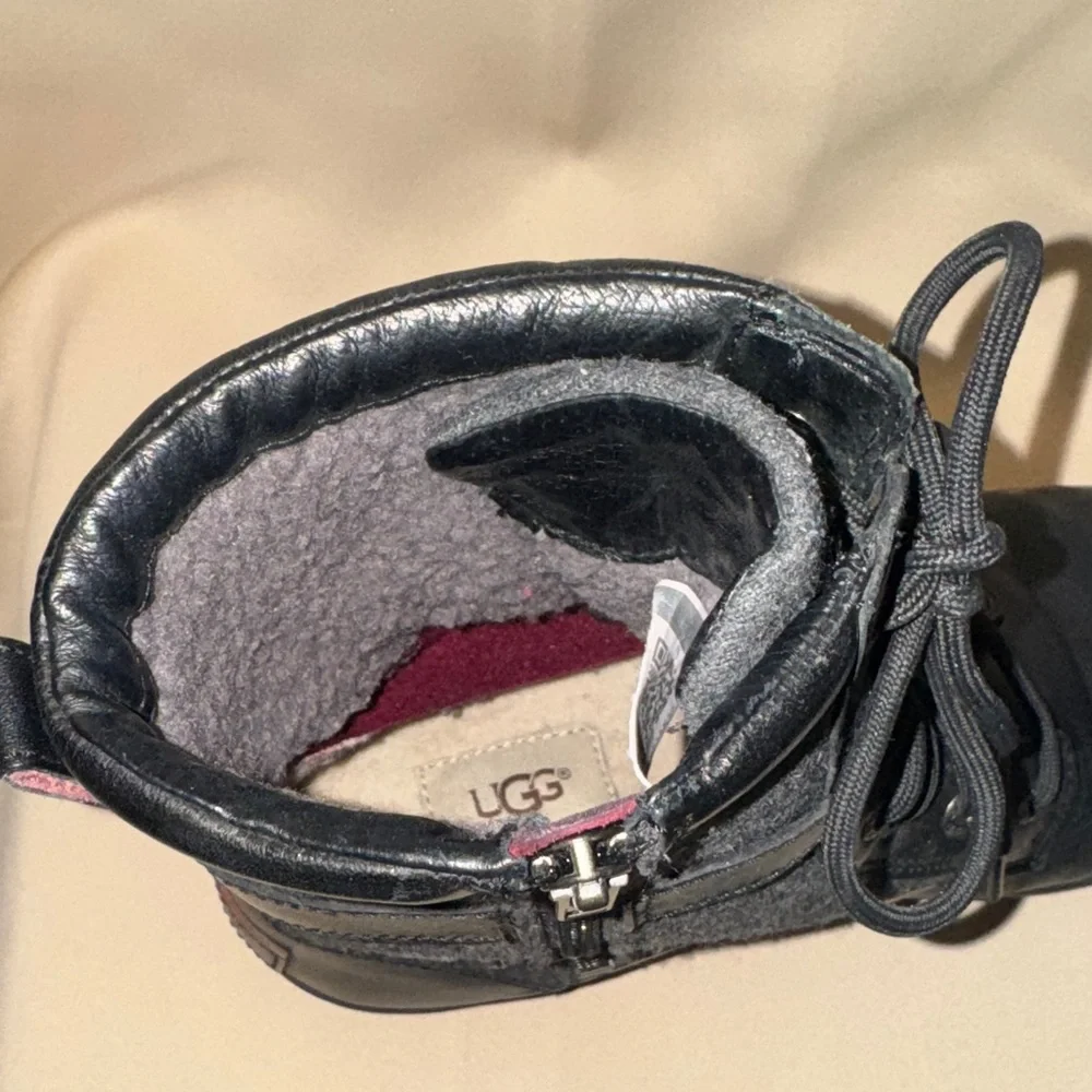 Women's UGG W Kesey Black & Grey Lace-Up Boots - Picture 7 of 10